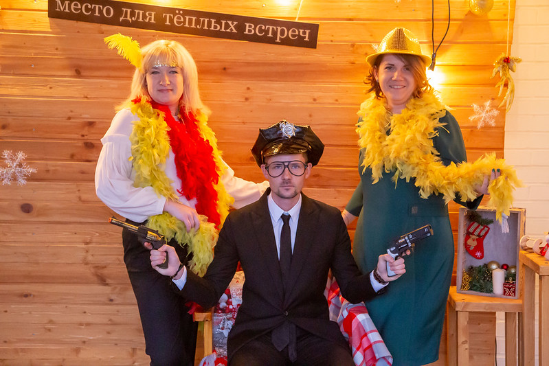 Новогоднее украшение зала для корпоратива в Озёрске